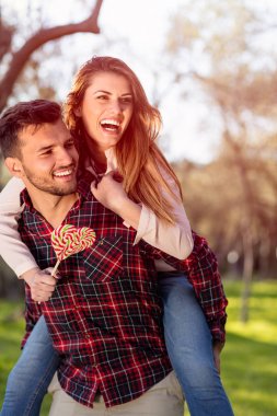 kız vererek piggy geri dostum