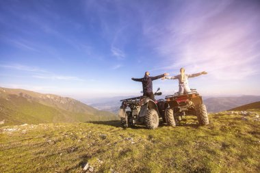 Çift Quad bisiklet veya Atv ile off-road sürüş