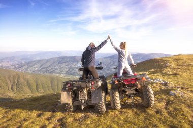 Çift Quad bisiklet veya Atv ile off-road sürüş