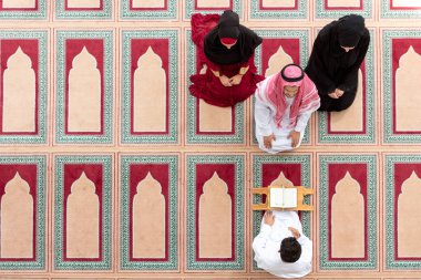 Müslüman kız ve adam tarafından Müslüman geleneklerine evlenmek