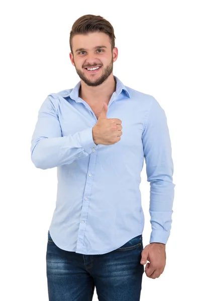 一个快乐的年轻人，显示了招牌被隔绝在白色背景上的拇指的肖像 — 图库照片