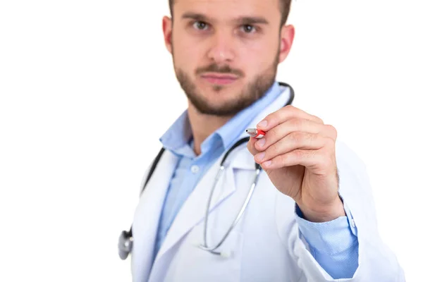 Młody lekarz rękę wskazując na białym piórem — Zdjęcie stockowe