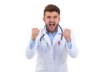 Hayal kırıklığına uğramış genç doktor yalıtılmış beyaz arka plan üzerinde