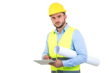 tablet PC beyaz izole, çalışan yakışıklı mühendisi
