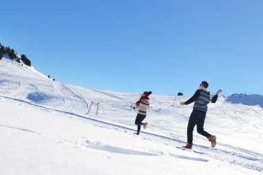 Eğleniyor çift yokuş aşağı çalışan