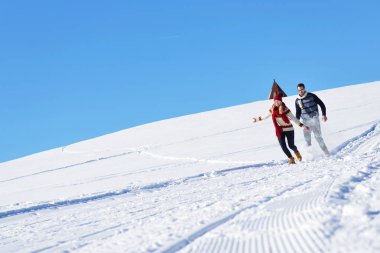 Eğleniyor çift yokuş aşağı çalışan