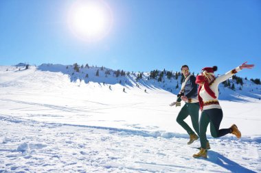 Eğleniyor çift yokuş aşağı çalışan