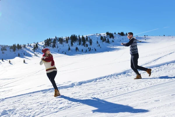 Eğleniyor çift yokuş aşağı çalışan