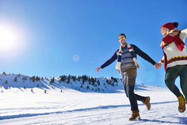 Eğleniyor çift yokuş aşağı çalışan
