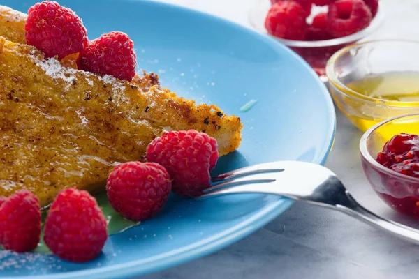 Yumurtalı ekmek ile Ahududu