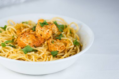 Spagetti makarna plaka