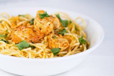 Spagetti makarna plaka