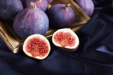 Güzel olgun mor incir