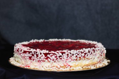 Çilekli kek.