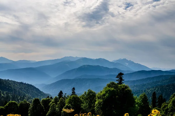 Montanhas, natureza, vértice, turismo — Fotografia de Stock