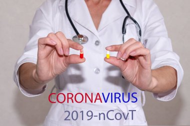 Solunum maskeli ve eldivenli bir hemşire Çin 'de koronavirüse karşı bir aşı üretiyor. Coronavirus Karantinası kavramı. Orta Doğu Solunum Sendromu Coronavirüs 2019
