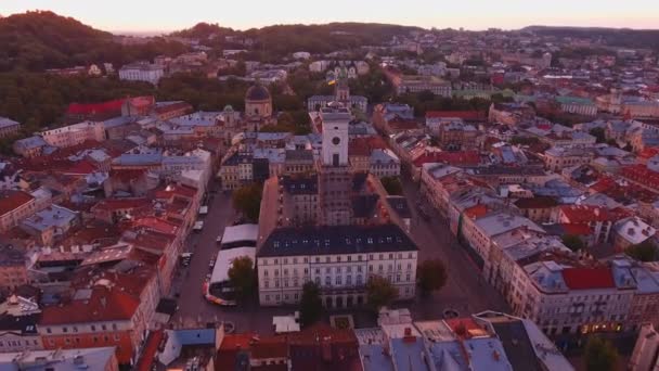 Alvorecer tiro aéreo na cidade — Vídeo de Stock