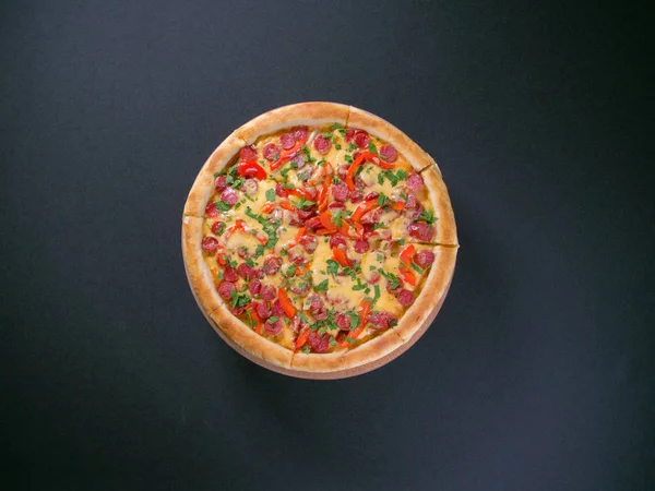 Étterem ízletes pizza táblán Jogdíjmentes Stock Fotók