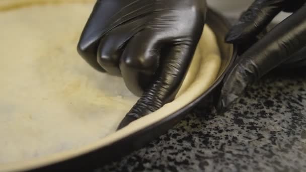 피자를 만드는 식당에서 움직임의 Zayola — 비디오