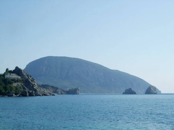 从黑海看阿达格山。克里米亚 — 图库照片