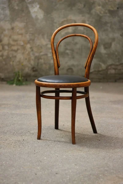 Starožitné židle z ohýbaného dřeva vídeňské — Stock fotografie