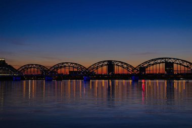 Riga Panoraması ile Daugava Nehri gündoğumu