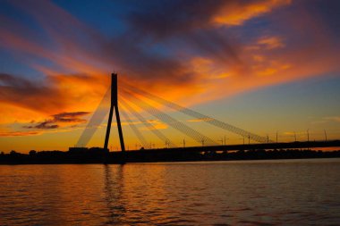 Riga Panoraması ile Daugava Nehri gündoğumu