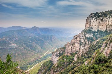 Montserrat yeşil kayalar Montserrat Manastırı, Catalonia yakınındaki