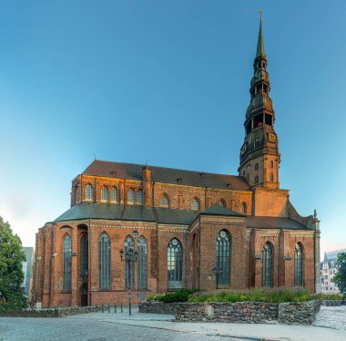Riga, Letonya başkenti bir Lutheran Kilisesi St. Peters olduğunu.