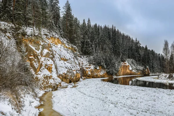Gauja Ulusal Parkı, Letonya 'daki Kum Taşı uçurumları