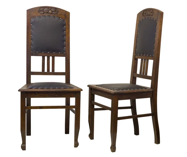 Cadeiras de carvalho vintage isoladas no fundo branco — Fotografia de Stock