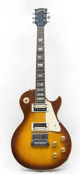 Riga, Letonya - 2018, Mart 1964 Gibson Les Paul modeli gitar sunburst kiraz
