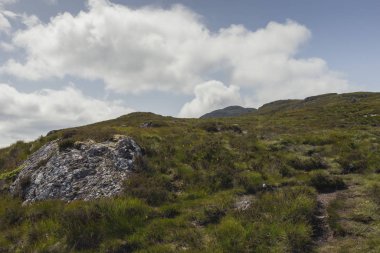 Meall Fuar-mhonaidh 'den Loch Ness' in panoramik görüntüsü