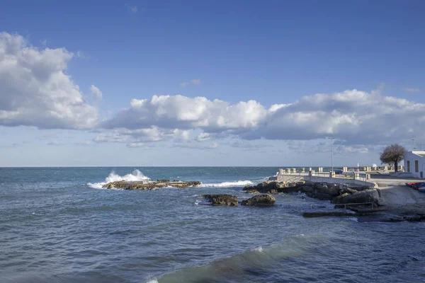 Vista panorámica en Monopoli, Provincia de Bari, Puglia, sur de Italia . —  Fotos de Stock