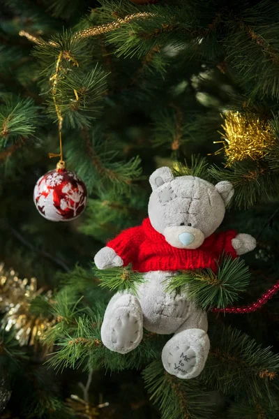 Noel oyuncaklar ve süslemeleri Noel ağacı üzerinde