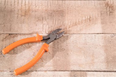 aracı kesiciler aittir metin için yer ahşap bir zemin üzerine