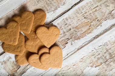 tanımlama bilgisi kalpler tonda ahşap arka plan üzerinde metin için yer ile