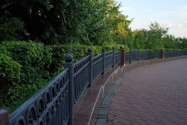 Stenstig Sommarparken Grön Stadspark Ryssland — Stockfoto