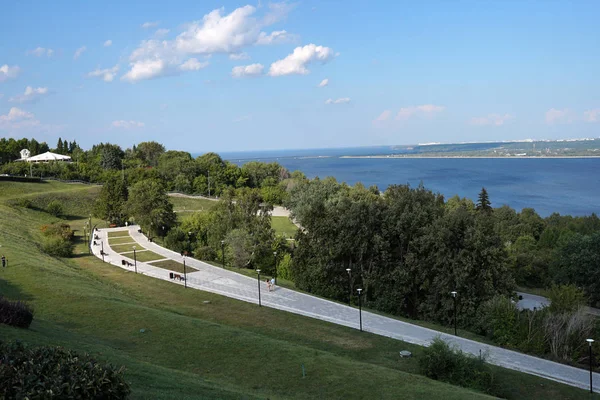 Vackert Sommarlandskap Flodutsikt Stadsparken Naturen Ryssland — Stockfoto