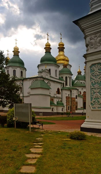 종 루와 성 소피아 성당, 키예프의 큐 폴라 — 스톡 사진