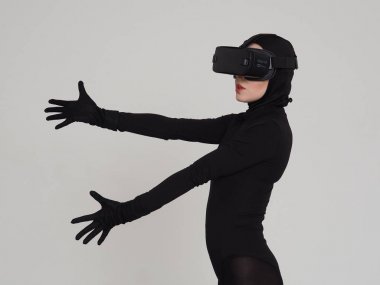 VR Haritayı bir kadının siyah