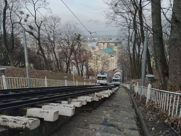 Vozy Kyjevské lanovky v pohybu — Stock fotografie