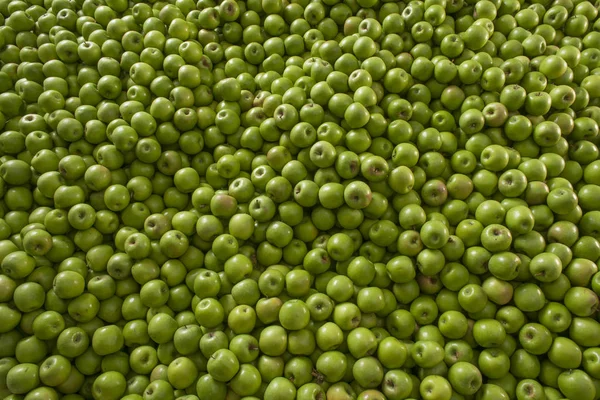 Verde e suculento vovó smith pilha de maçã no mar agricultores locais — Fotografia de Stock