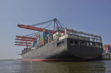 Büyük liman yükleme konteyner gemileri Rotterdam liman vinç. Hollanda