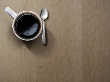 Ahşap Resepsiyon kavramı üzerinde kahve fincanı