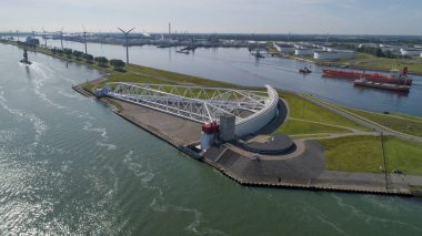 Hollanda, Yeni Su Yolu. Konteynır gemisi modern zaferin önünde