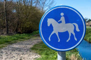 Hollanda 'da dizgin yolunu gösteren imzayı at