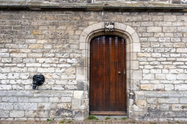 Gouda / Hollanda 'nın tarihi belediye binasının cephesi