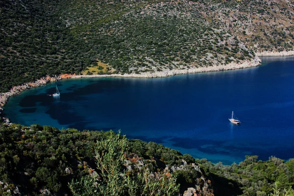 Paseos en barco en bahías turcas perfectas . — Foto de Stock