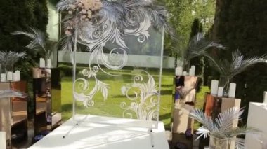 Büyük güzel düğün kemer yakın çekim